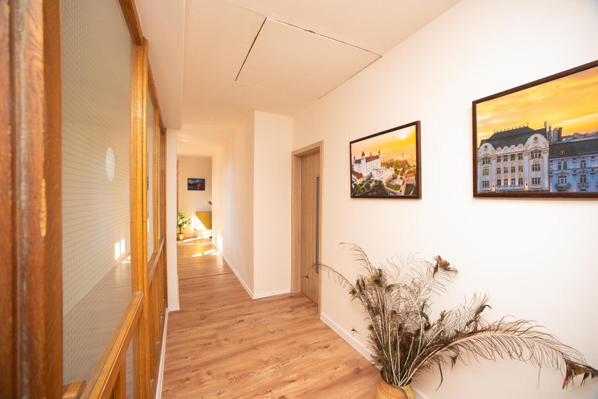 Blue Lotus Apartments براتسيلافا المظهر الخارجي الصورة
