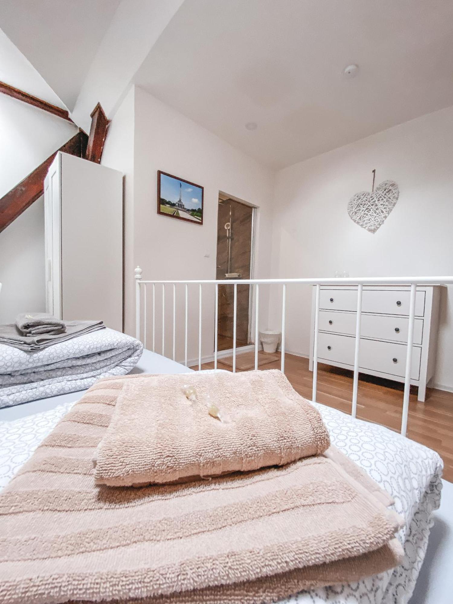 Blue Lotus Apartments براتسيلافا المظهر الخارجي الصورة