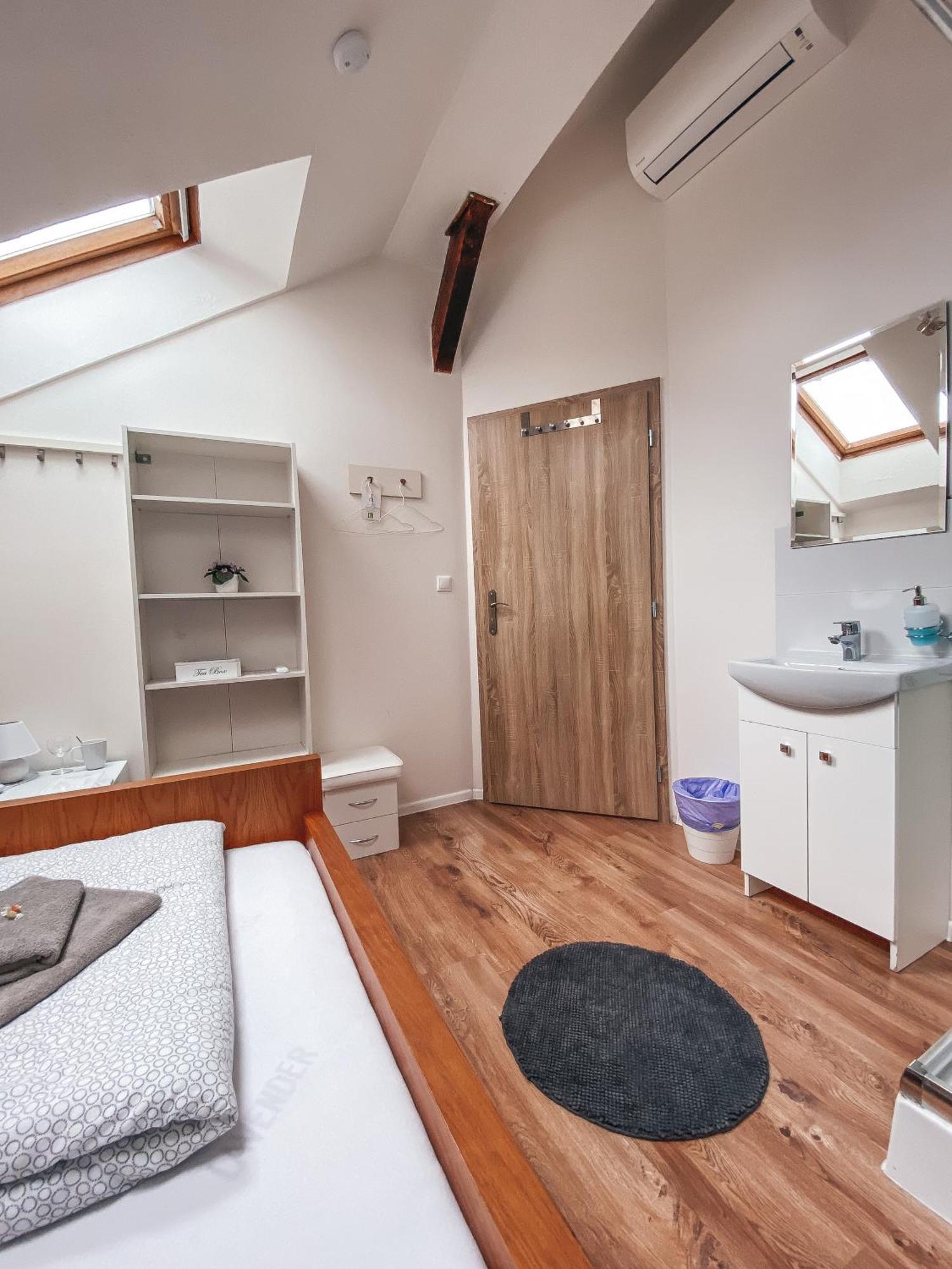 Blue Lotus Apartments براتسيلافا المظهر الخارجي الصورة