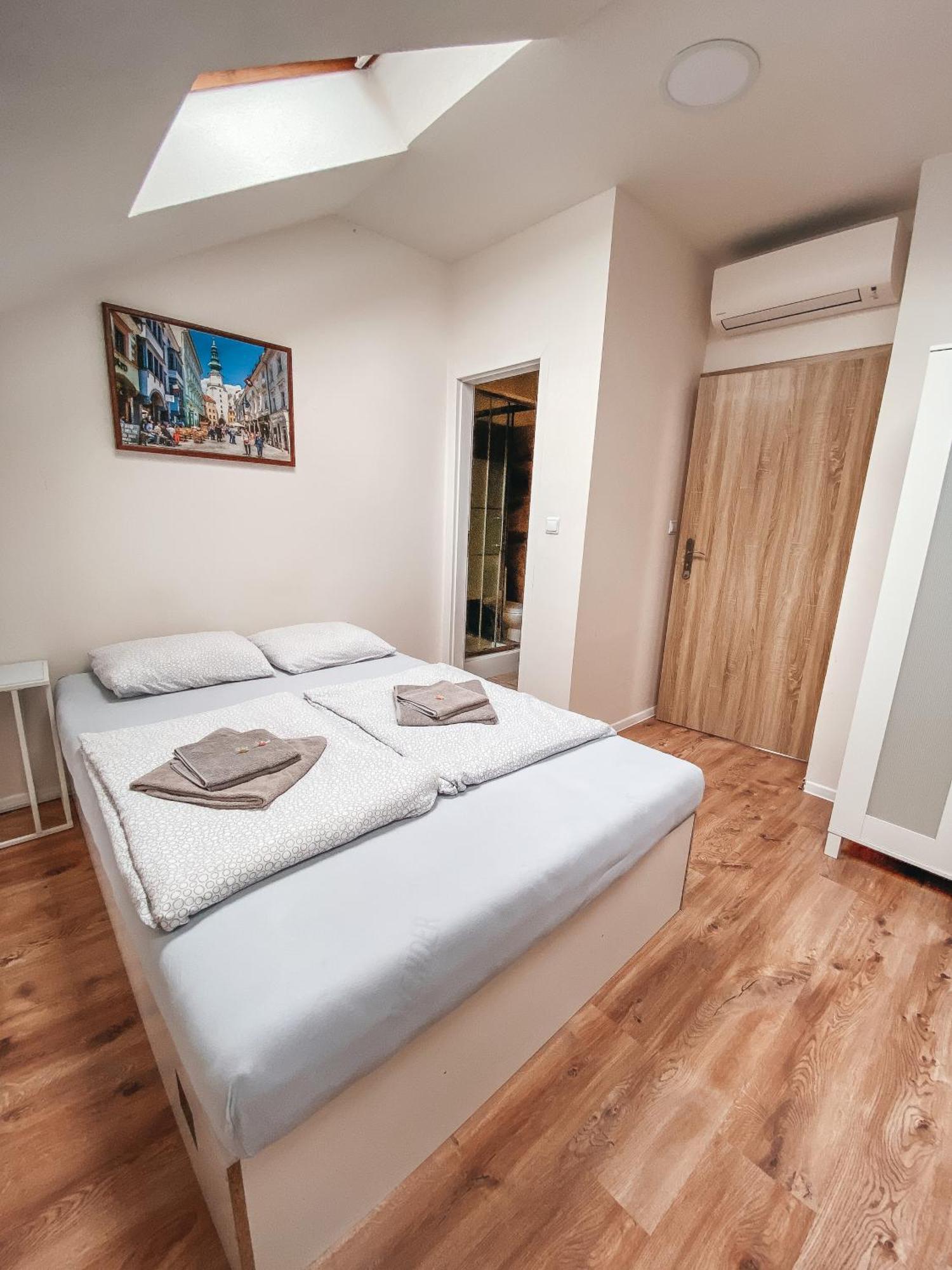 Blue Lotus Apartments براتسيلافا المظهر الخارجي الصورة