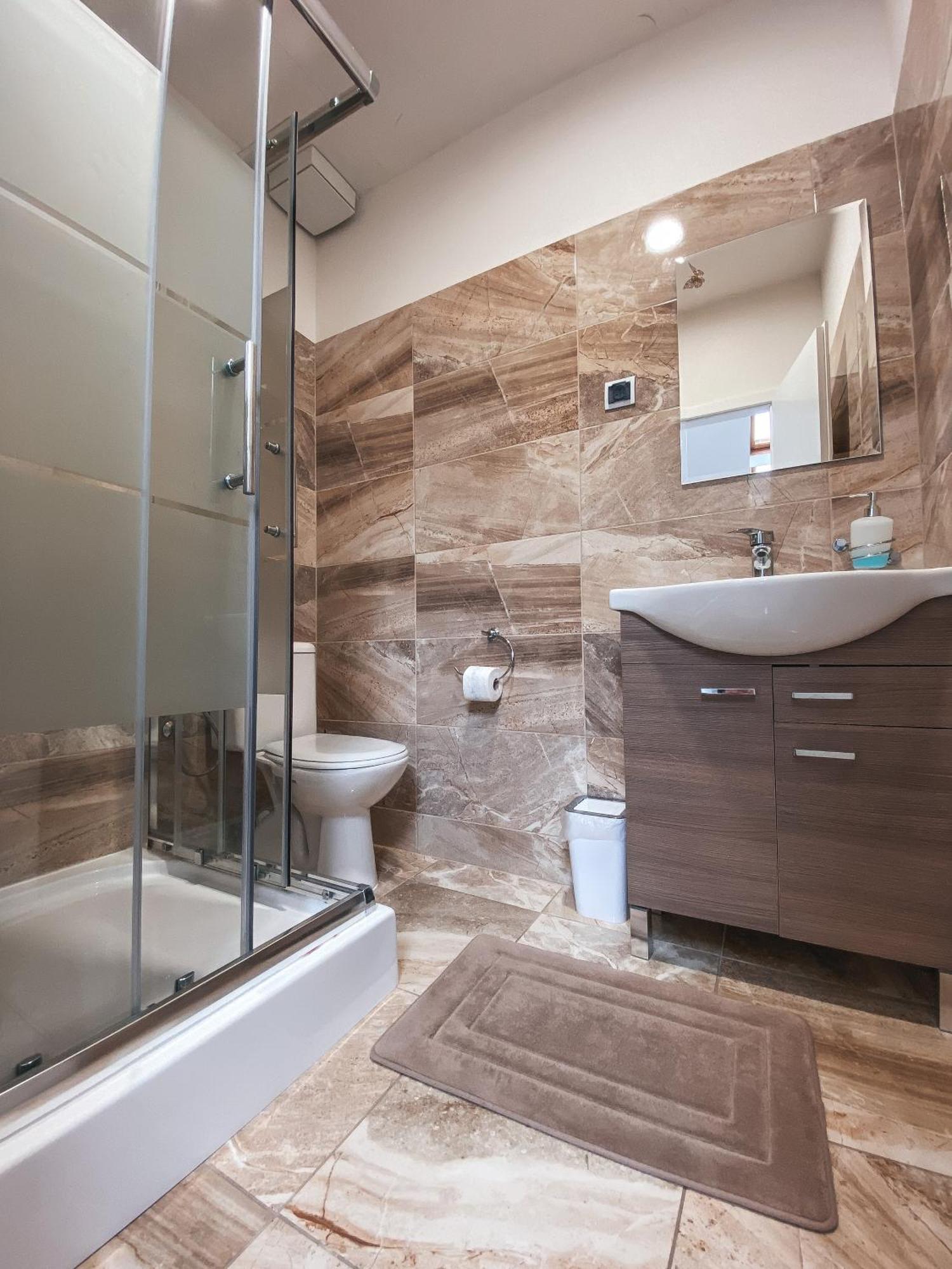 Blue Lotus Apartments براتسيلافا المظهر الخارجي الصورة