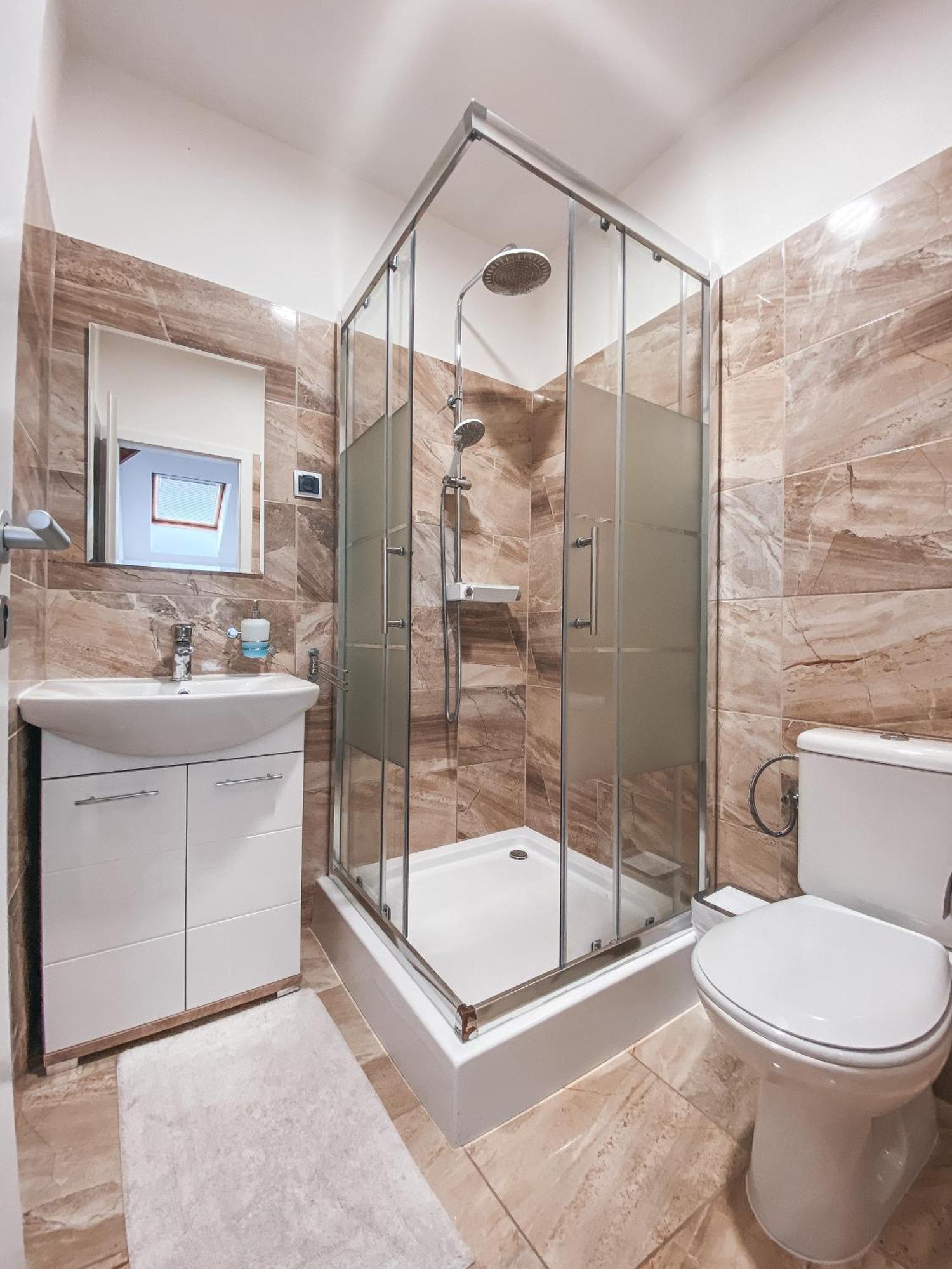 Blue Lotus Apartments براتسيلافا المظهر الخارجي الصورة
